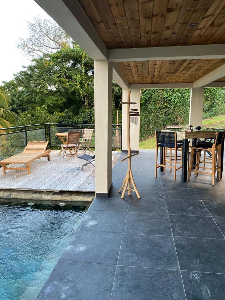 Le Caillou Villa La Trinite Luaran gambar